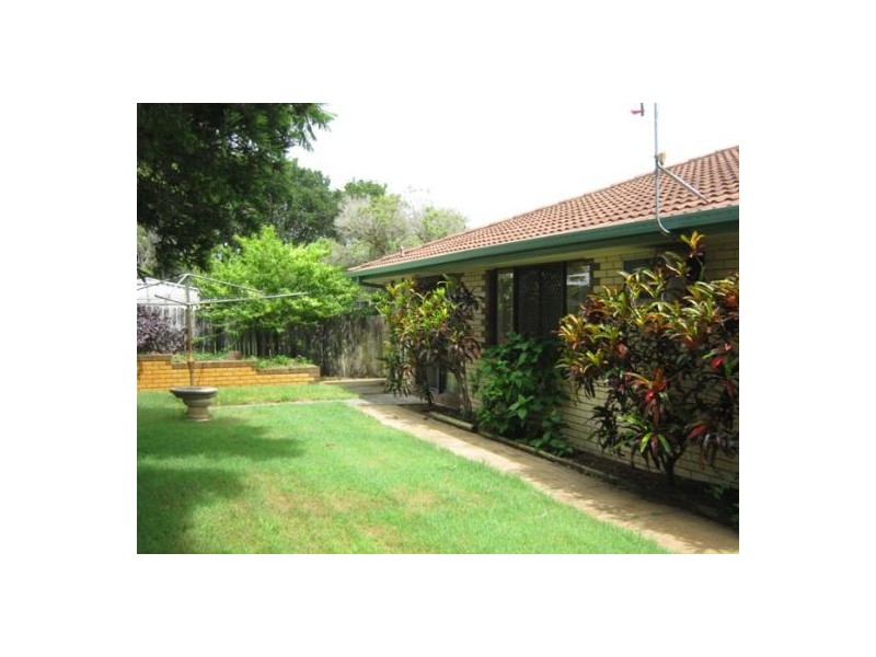 137 Cunningham Street, Urangan QLD 4655