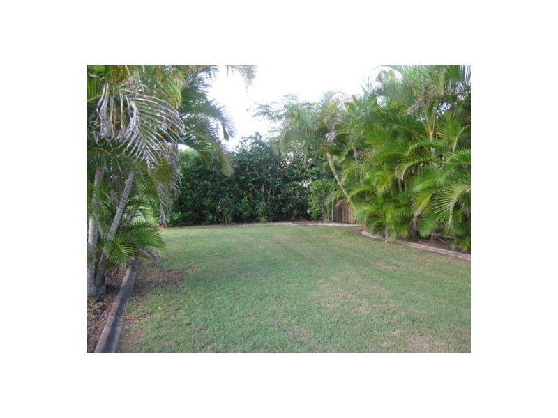 2 Michelle Drive, Point Vernon QLD 4655