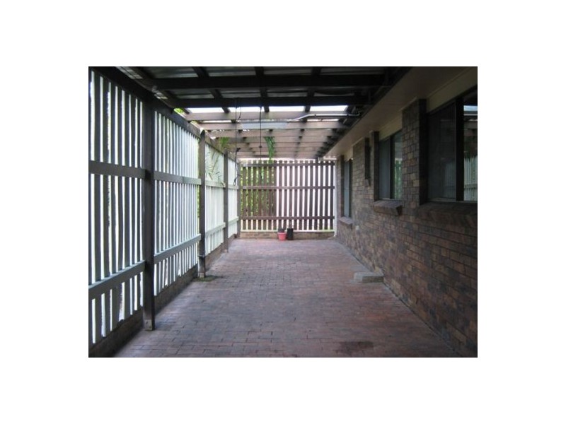 2 Michelle Drive, Point Vernon QLD 4655