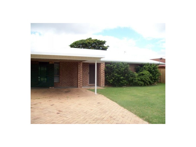 95 Cunningham Street, Urangan QLD 4655