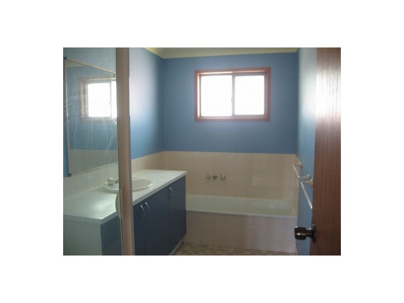 95 Cunningham Street, Urangan QLD 4655