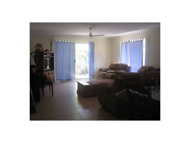 7a Sandy Street, Urangan QLD 4655