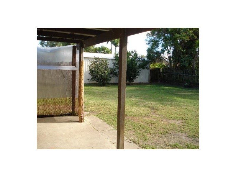 18 White Street, Point Vernon QLD 4655