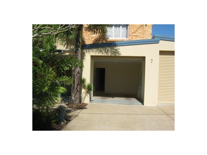 7 Hockley Lane, Urangan QLD 4655