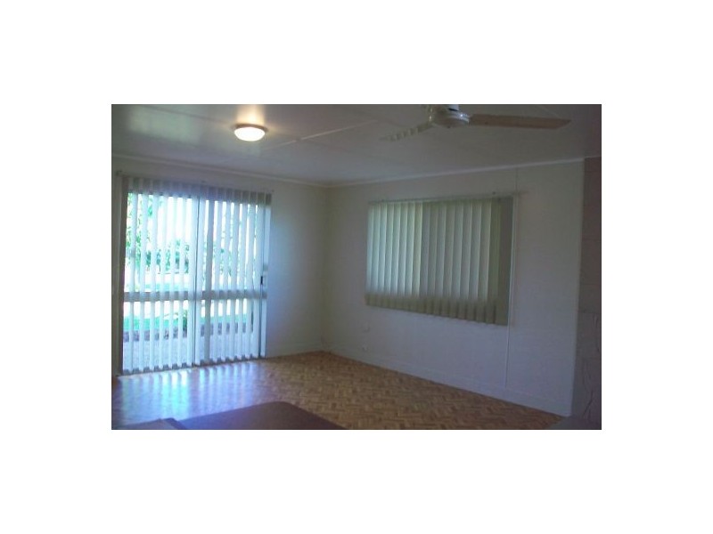 67 Hammond Street, Urangan QLD 4655