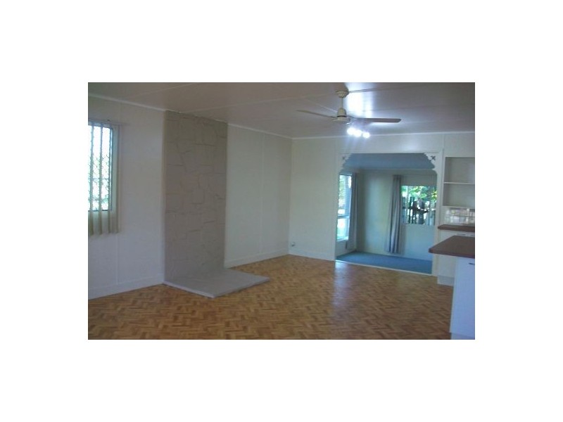 67 Hammond Street, Urangan QLD 4655