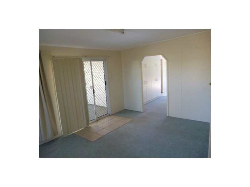67 Hammond Street, Urangan QLD 4655