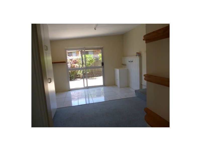 67 Hammond Street, Urangan QLD 4655