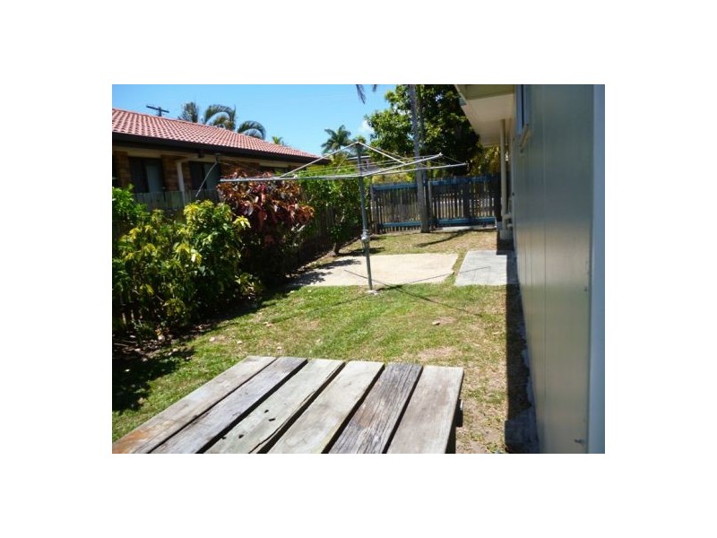 67 Hammond Street, Urangan QLD 4655