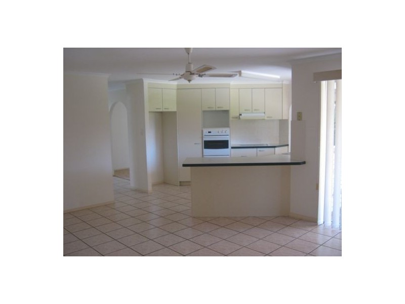 6 Oxford Place, Pialba QLD 4655