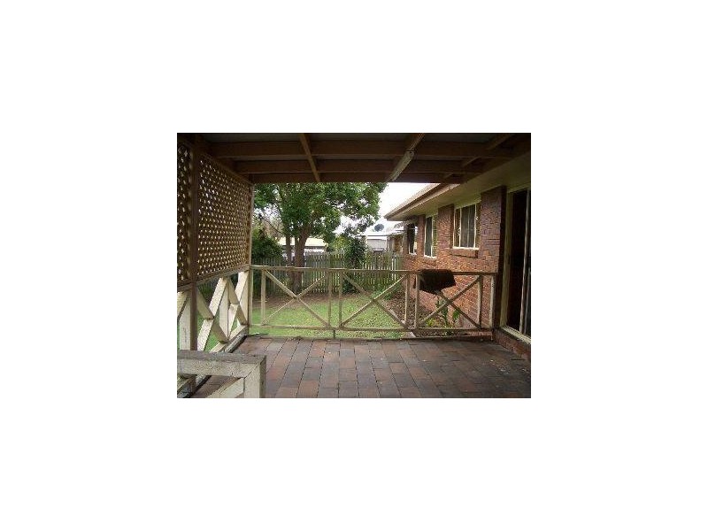 11 Matthew Drive, Urangan QLD 4655