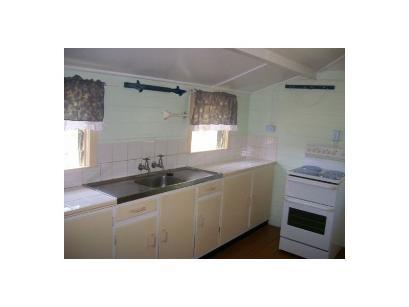 12 Cunningham Street, Torquay QLD 4655