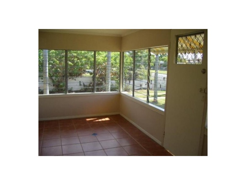 57 King Street, Urangan QLD 4655