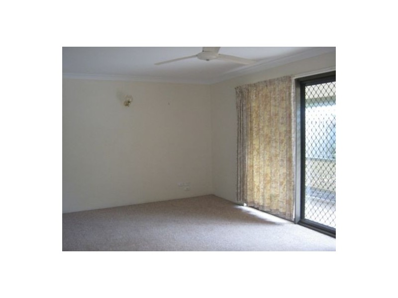 4/85 Miller Street, Urangan QLD 4655