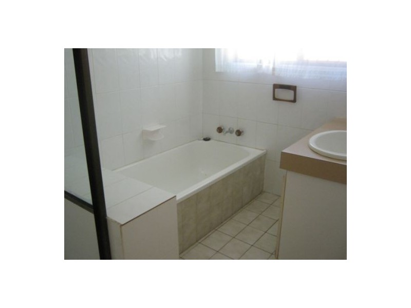 4/85 Miller Street, Urangan QLD 4655