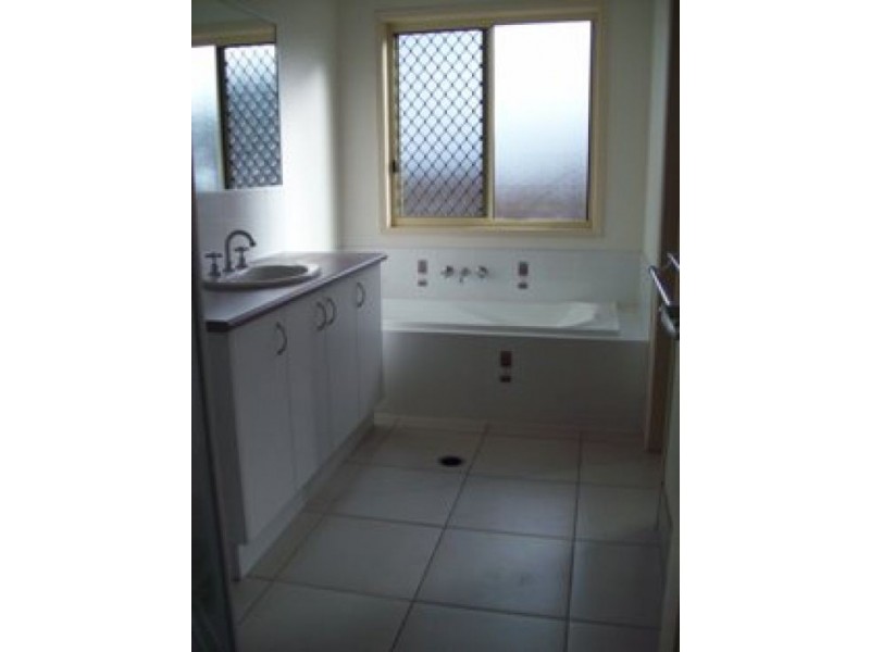 2/58 Saint Josephs Drive, Urraween QLD 4655