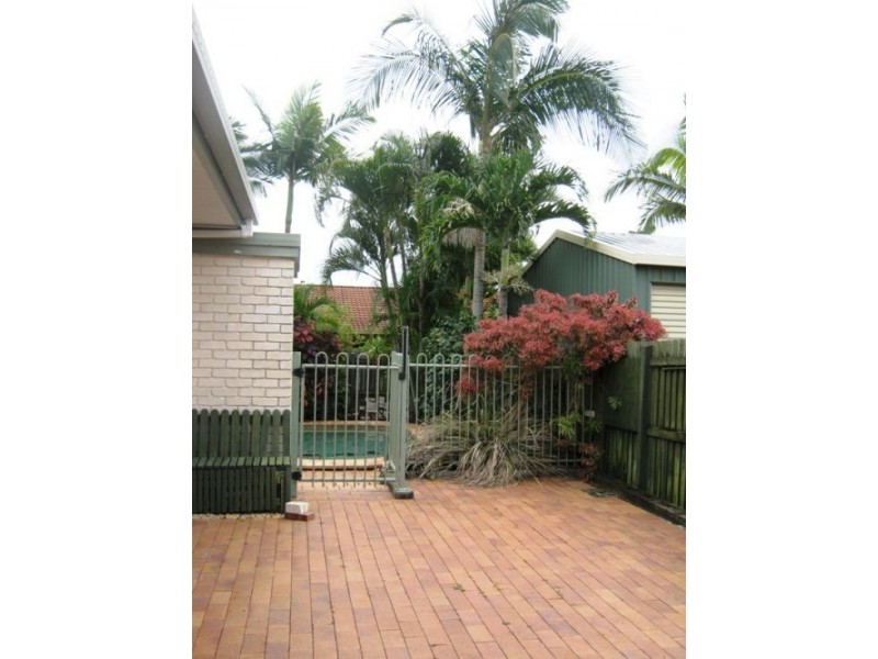 7 Whitby Street, Urangan QLD 4655