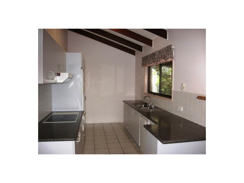 7 Whitby Street, Urangan QLD 4655