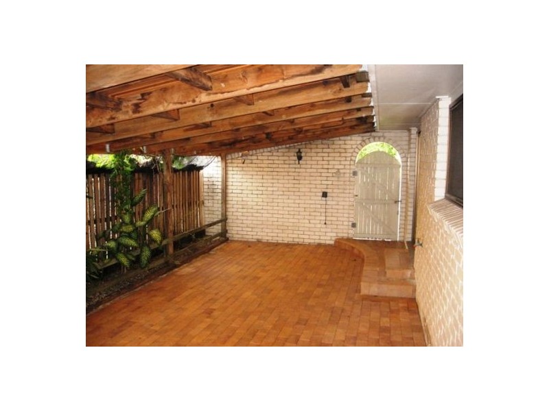 7 Whitby Street, Urangan QLD 4655