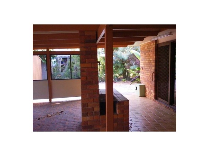 7 Prince Street, Urangan QLD 4655