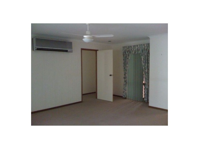 7 Prince Street, Urangan QLD 4655