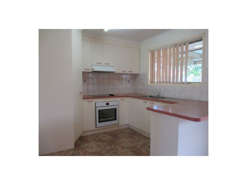 7 Laguna Court, Urangan QLD 4655