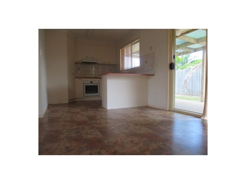 7 Laguna Court, Urangan QLD 4655