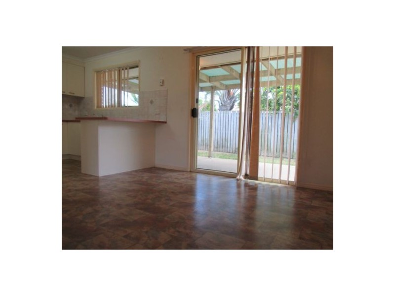 7 Laguna Court, Urangan QLD 4655