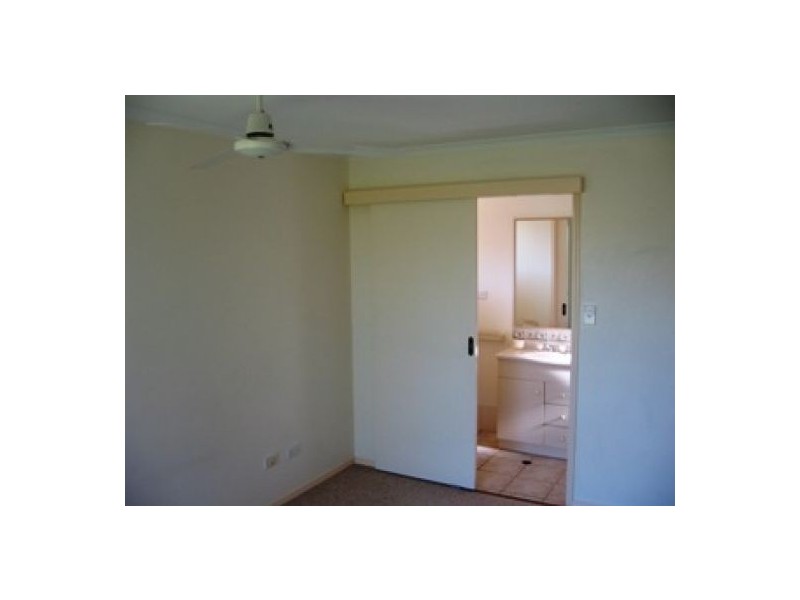 7 Laguna Court, Urangan QLD 4655