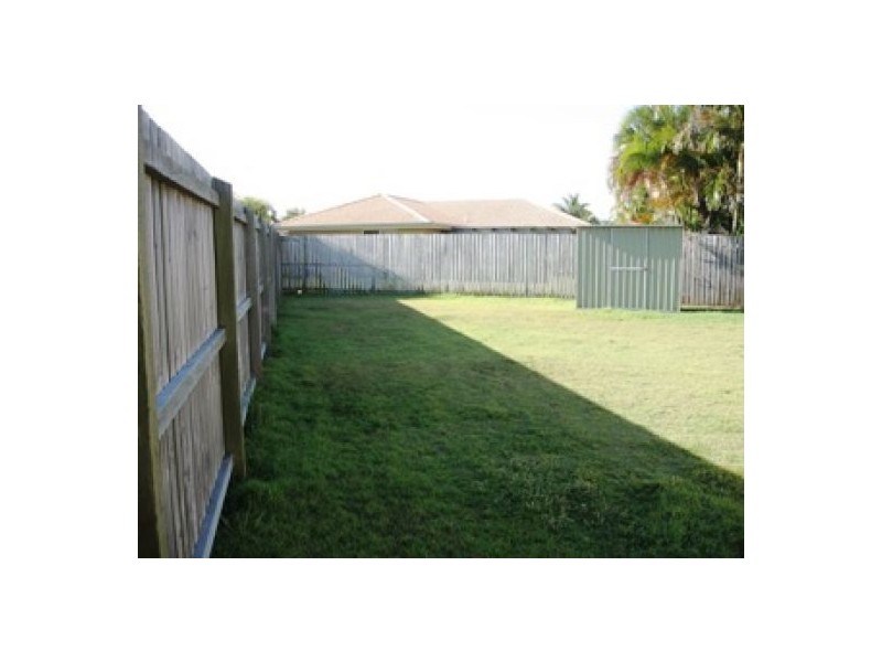 7 Laguna Court, Urangan QLD 4655