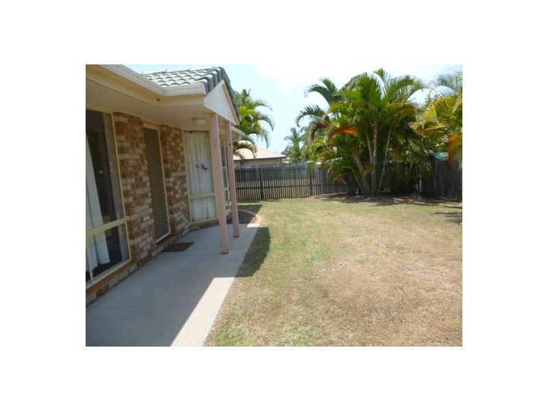 2/3 Cleo Court, Torquay QLD 4655