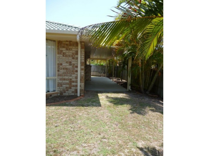 2/3 Cleo Court, Torquay QLD 4655