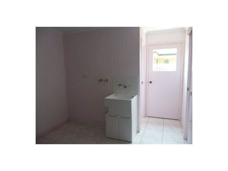 2/3 Cleo Court, Torquay QLD 4655