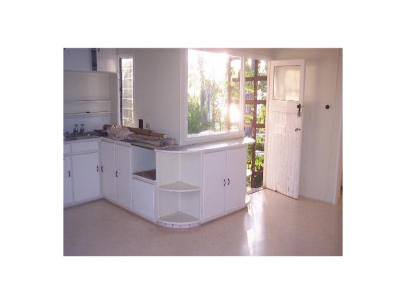 32 Esplanade, Point Vernon QLD 4655