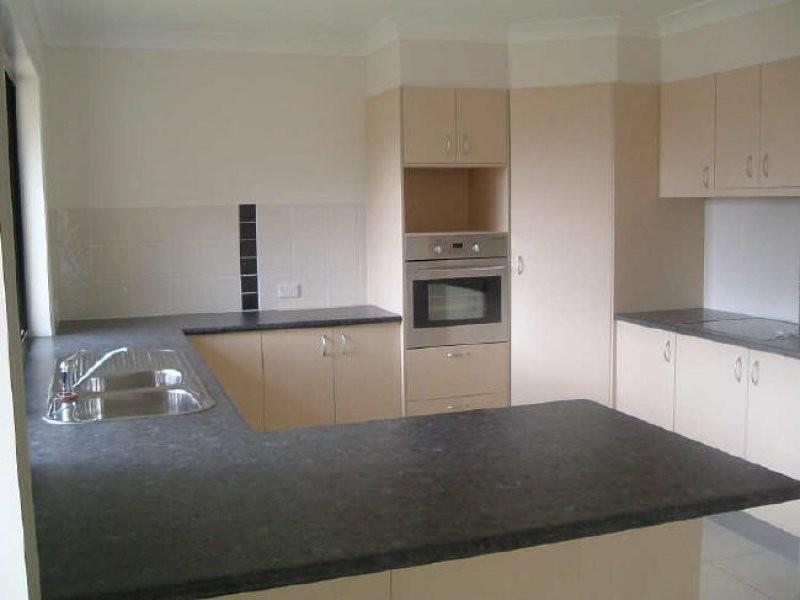 8 Trill Court, Urangan QLD 4655