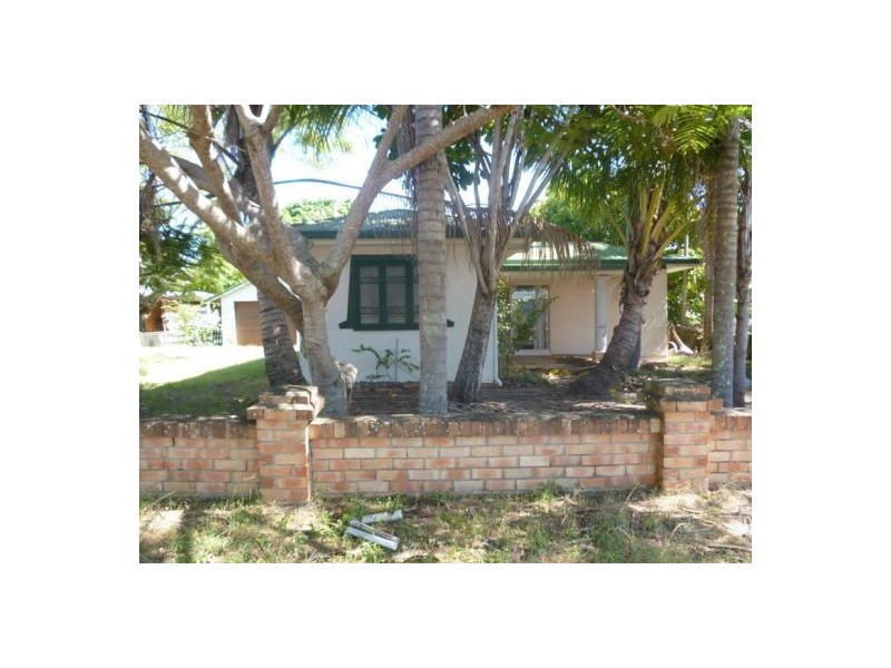 17 Churchill Street, Urangan QLD 4655