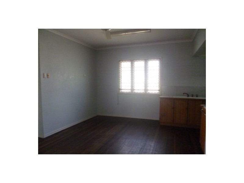 17 Churchill Street, Urangan QLD 4655