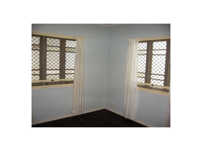 17 Churchill Street, Urangan QLD 4655