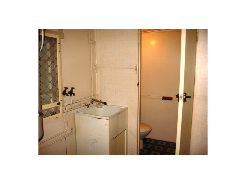 17 Churchill Street, Urangan QLD 4655