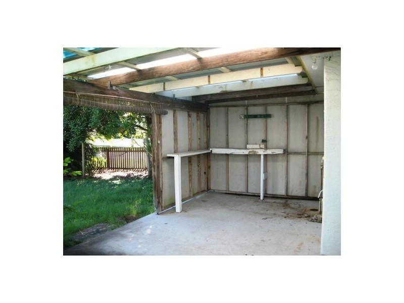 17 Churchill Street, Urangan QLD 4655