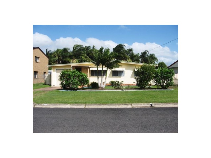 17 Maple Street, Pialba QLD 4655