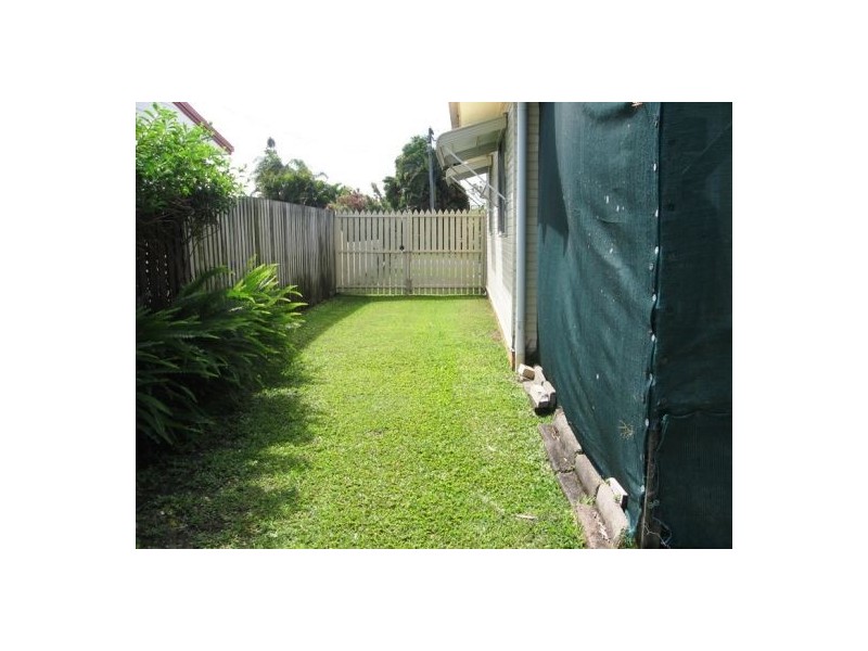 17 Maple Street, Pialba QLD 4655