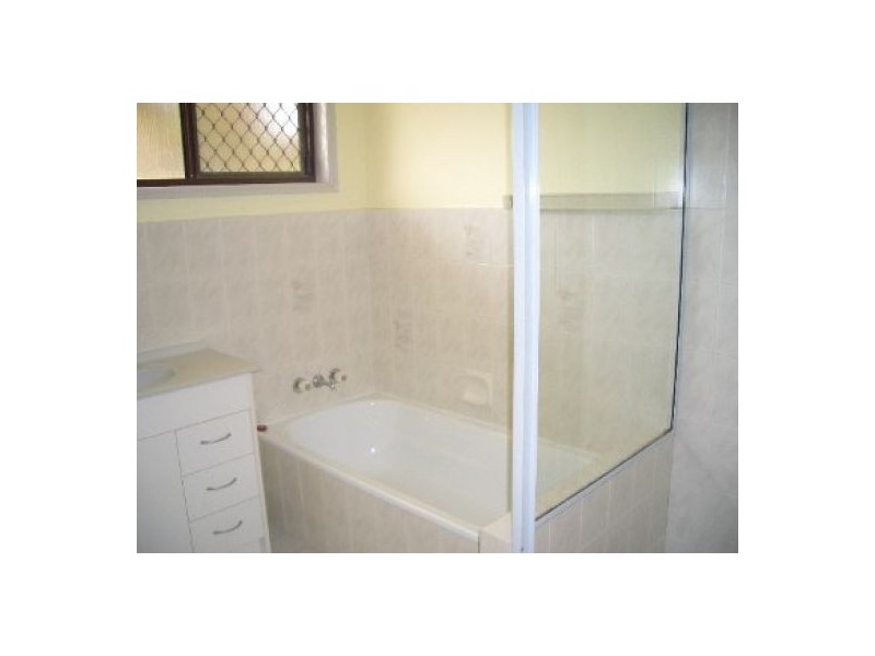 63 Dover Street, Point Vernon QLD 4655