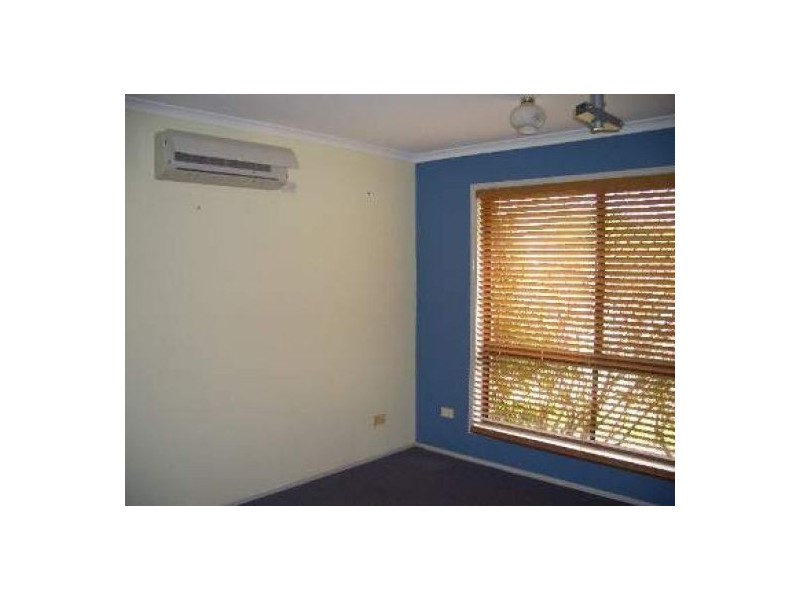 63 Dover Street, Point Vernon QLD 4655