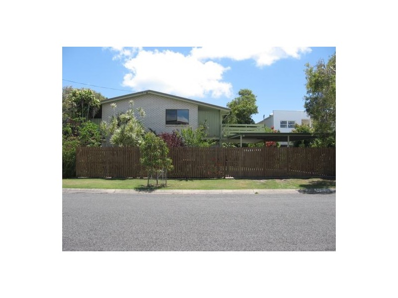 30 Prince Street, Urangan QLD 4655