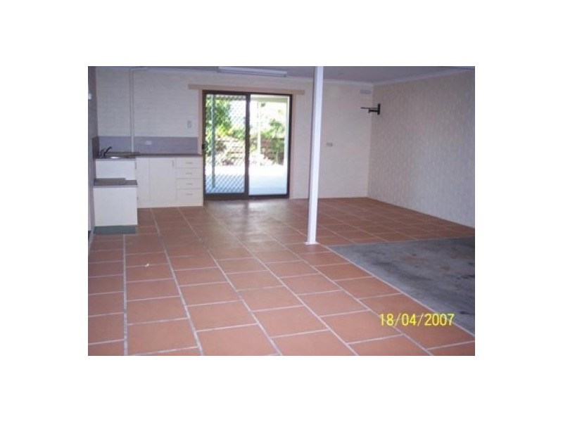 30 Prince Street, Urangan QLD 4655