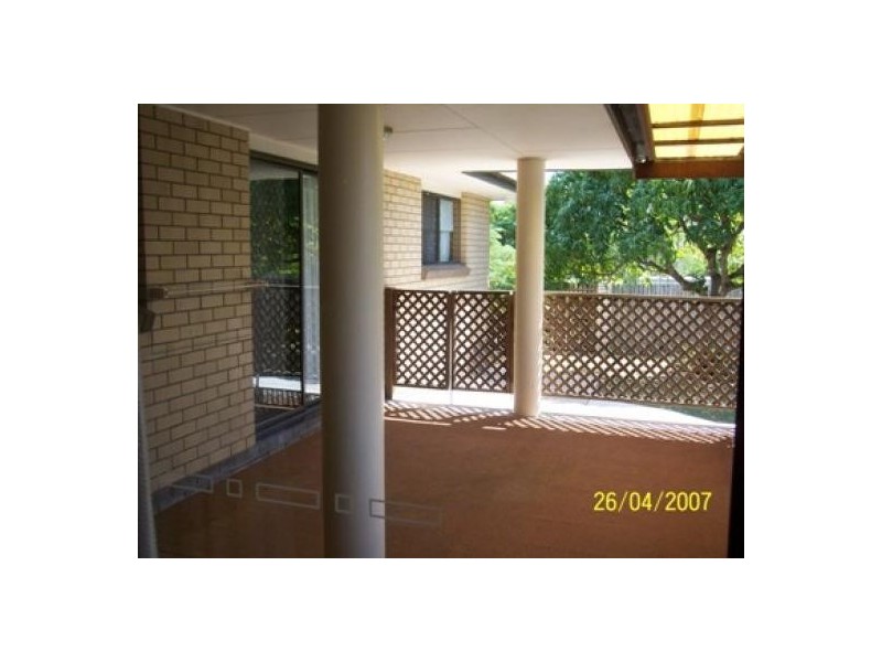 5 Snow Street, Scarness QLD 4655