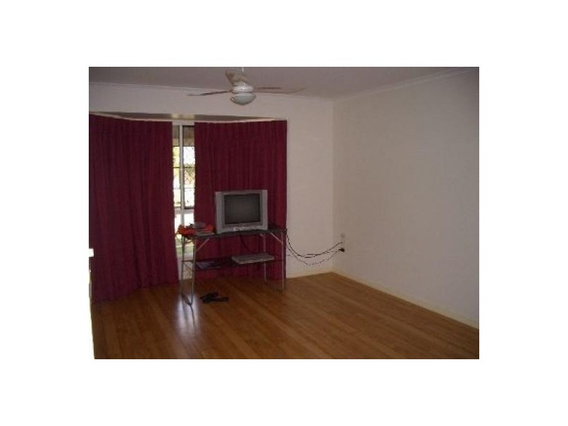 54 Moolyyir Street, Urangan QLD 4655