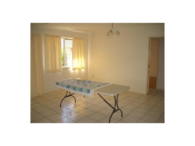 54 Moolyyir Street, Urangan QLD 4655