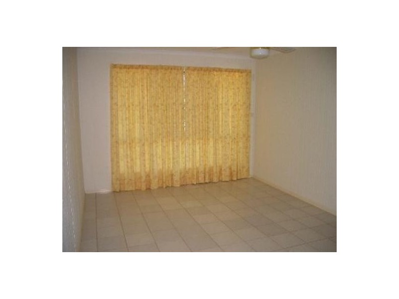 54 Moolyyir Street, Urangan QLD 4655